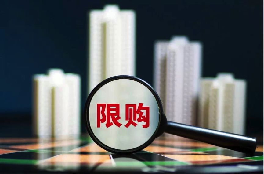  法甲新规争议不断，VAR判定再掀讨论热潮  